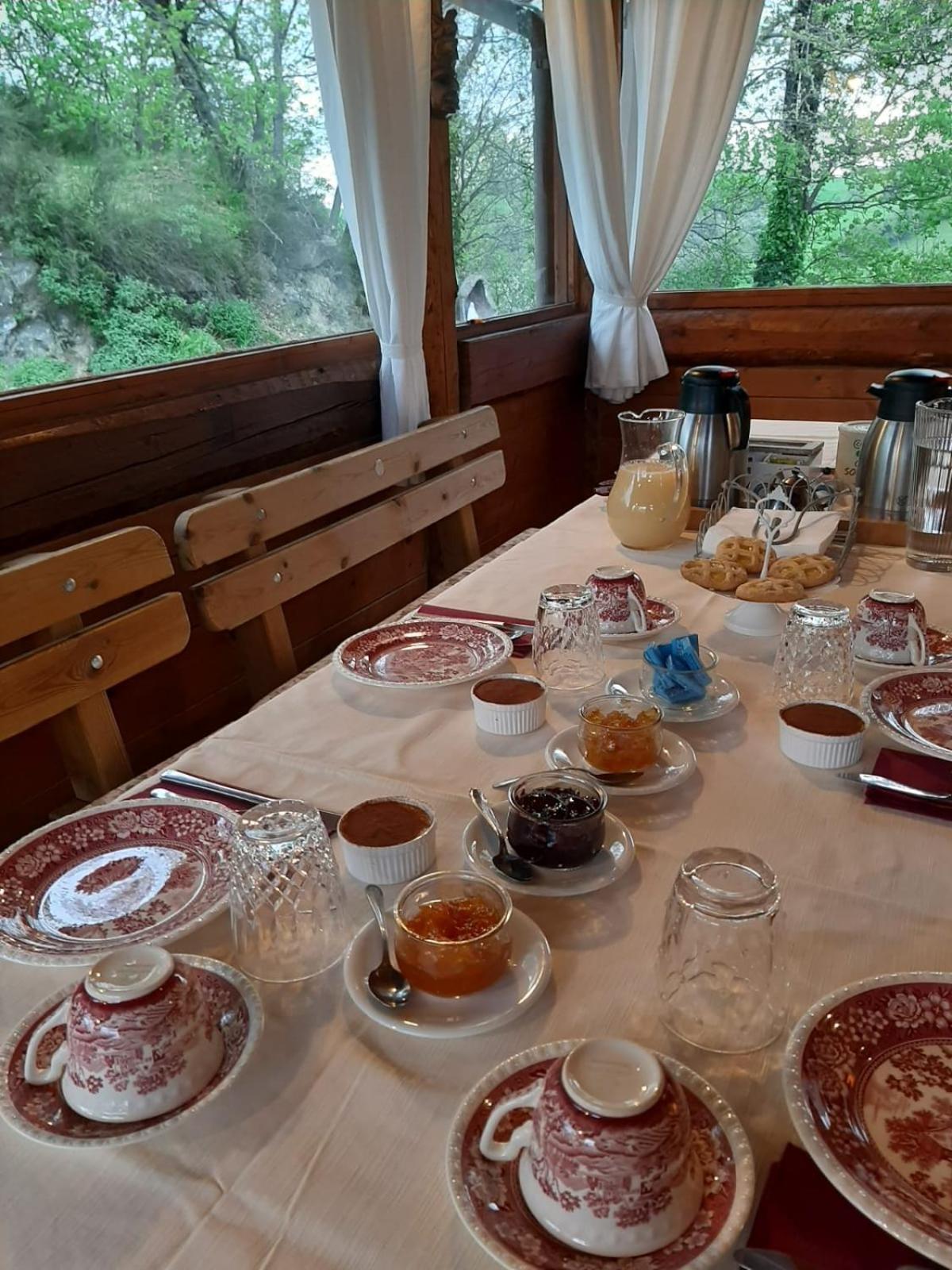 Agriturismo Al Respiro Nel Bosco Camporotondo di Fiastrone Екстер'єр фото