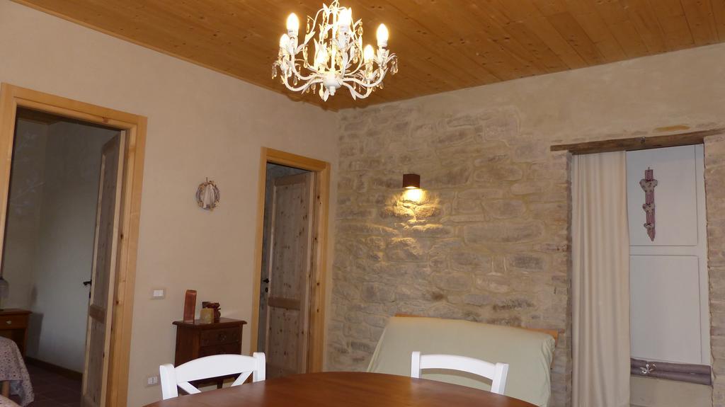 Agriturismo Al Respiro Nel Bosco Camporotondo di Fiastrone Екстер'єр фото